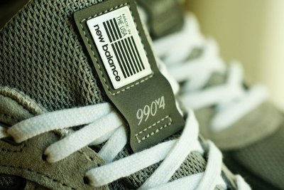 Deze saaie sneaker uit 1982 is nu overal op straat